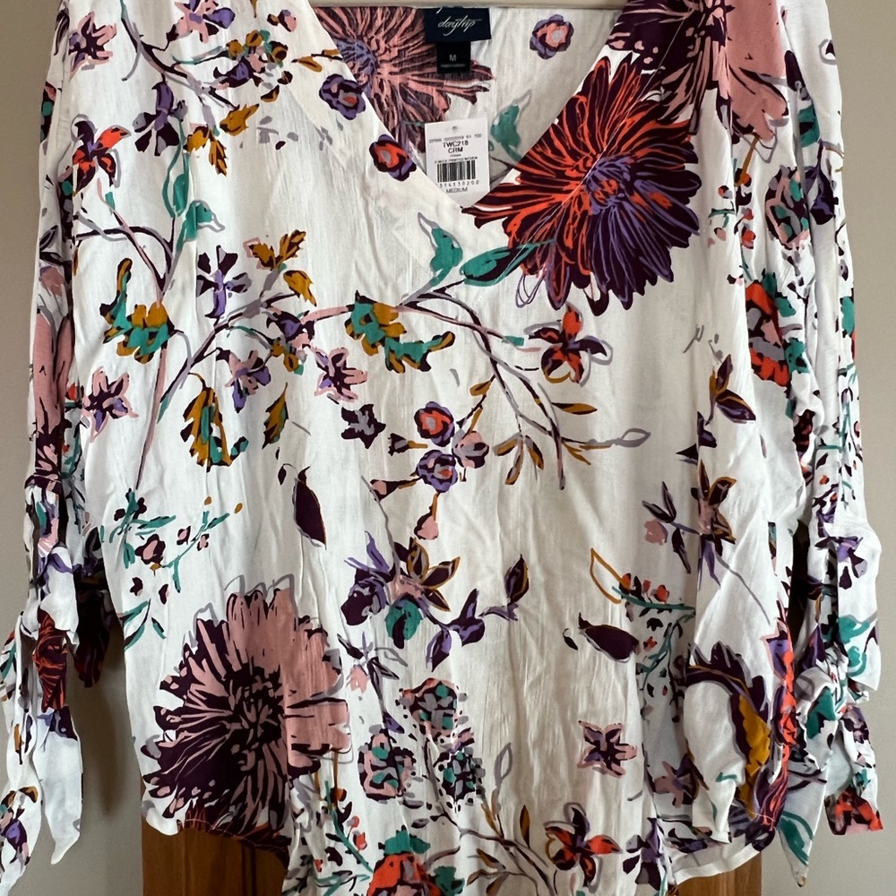 Day trip NWT womens size M blouse